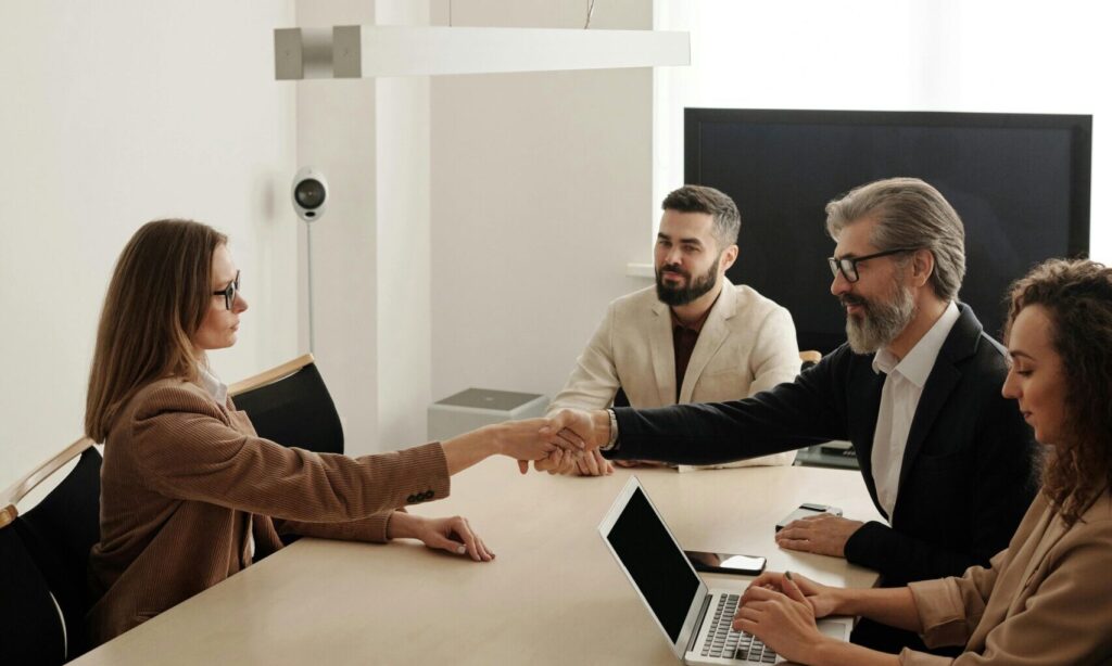 une entreprise décide de choisir un candidat à la franchise